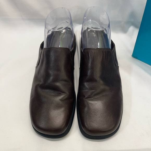 AEROLOGY BY AEROSOLES LEATHER EASE ON MULES‎ SZ 9 BROWN PREOWNED - Picture 4 of 9